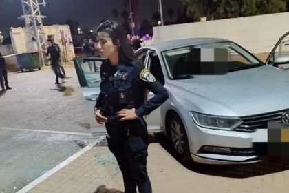 قوات الشرطة في موقع جريمة قتل سحر أبو حجاج (تصوير: الشرطة).
